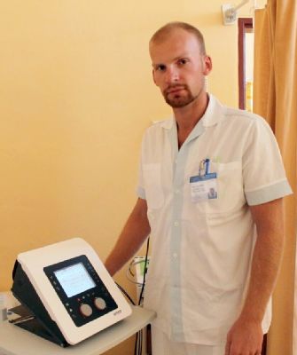 S inkontinencí bojují v Nemocnici Český Těšín úspěšně díky elektropřístroji